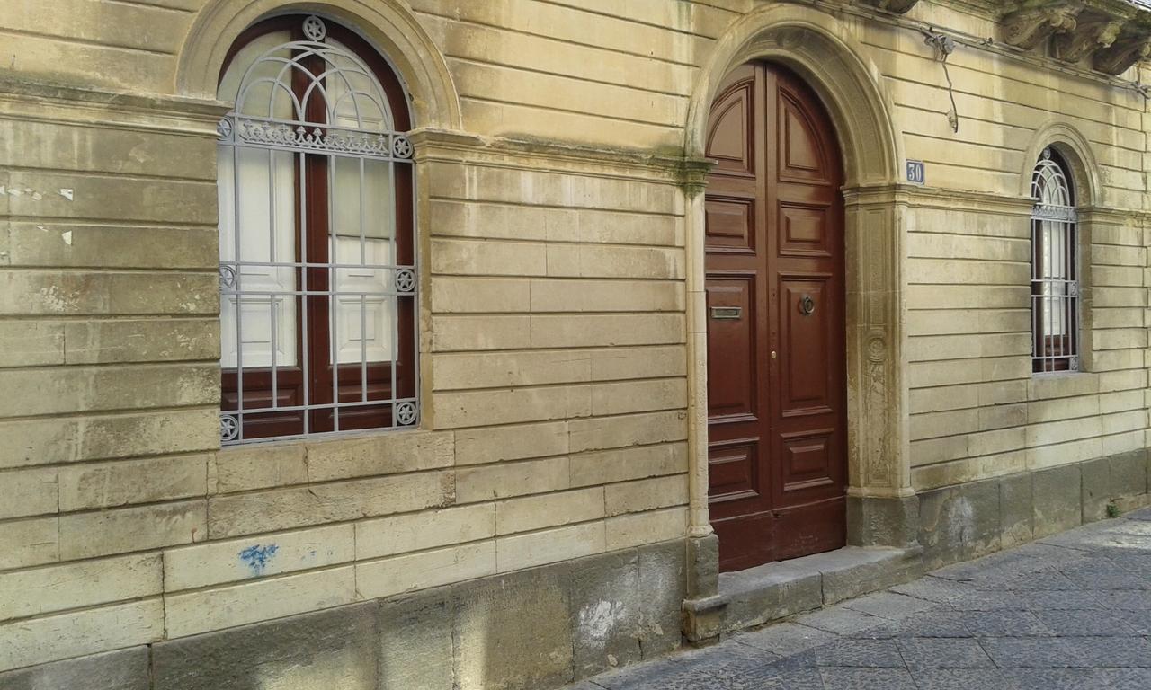 Bed and Breakfast Palazzo Dei Vespri Caltagirone Exterior foto